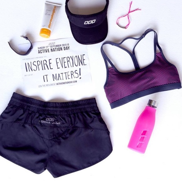 Lorna Jane Hot Pink & Mesh Sports Bra in XS - Picture 6 of 6